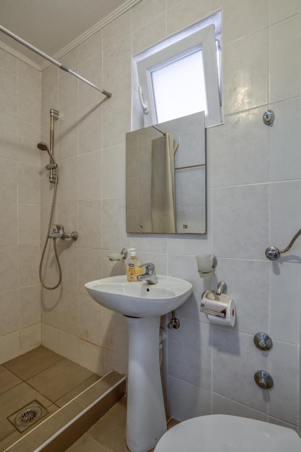 Apartmani Bronhi Sutomore Exteriör bild