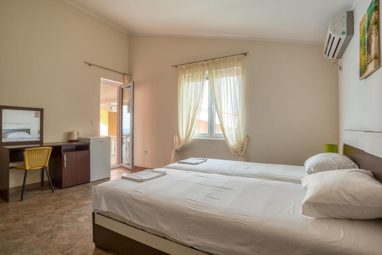 Apartmani Bronhi Sutomore Exteriör bild