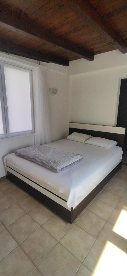 Apartmani Bronhi Sutomore Exteriör bild